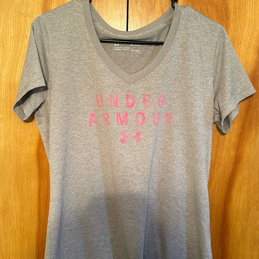 Under Armour top, like new!